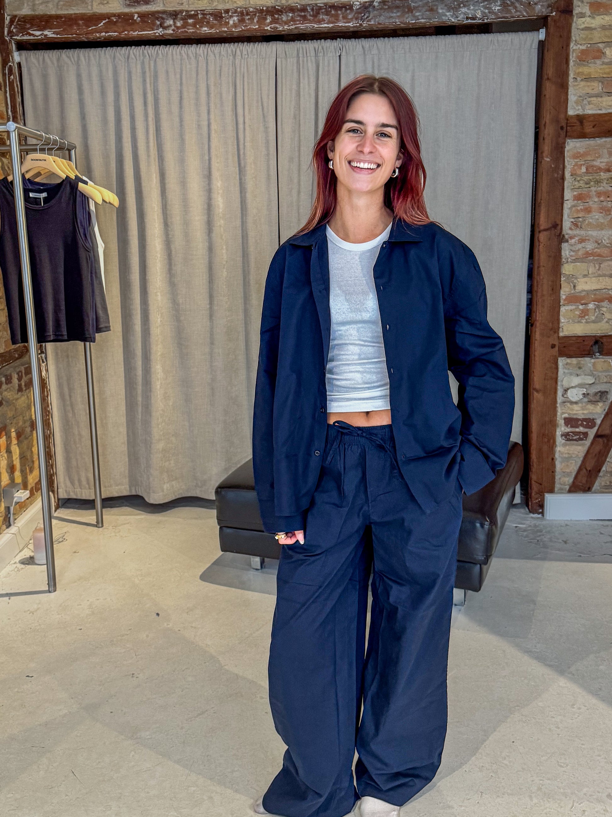 Mathilde is 165 cm tall and wears size M | navy