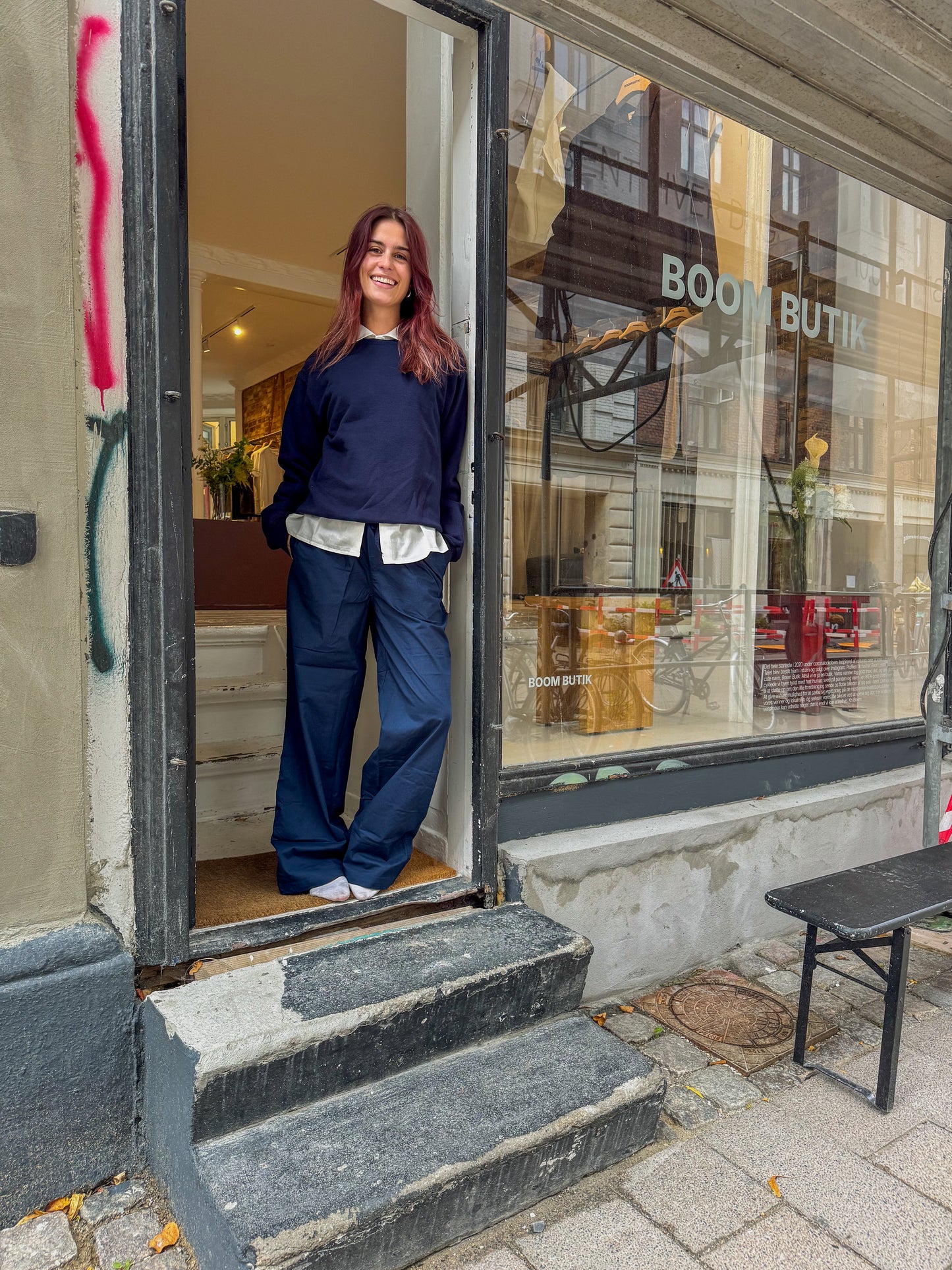 Mathilde is 174 cm tall and wears size M. | navy