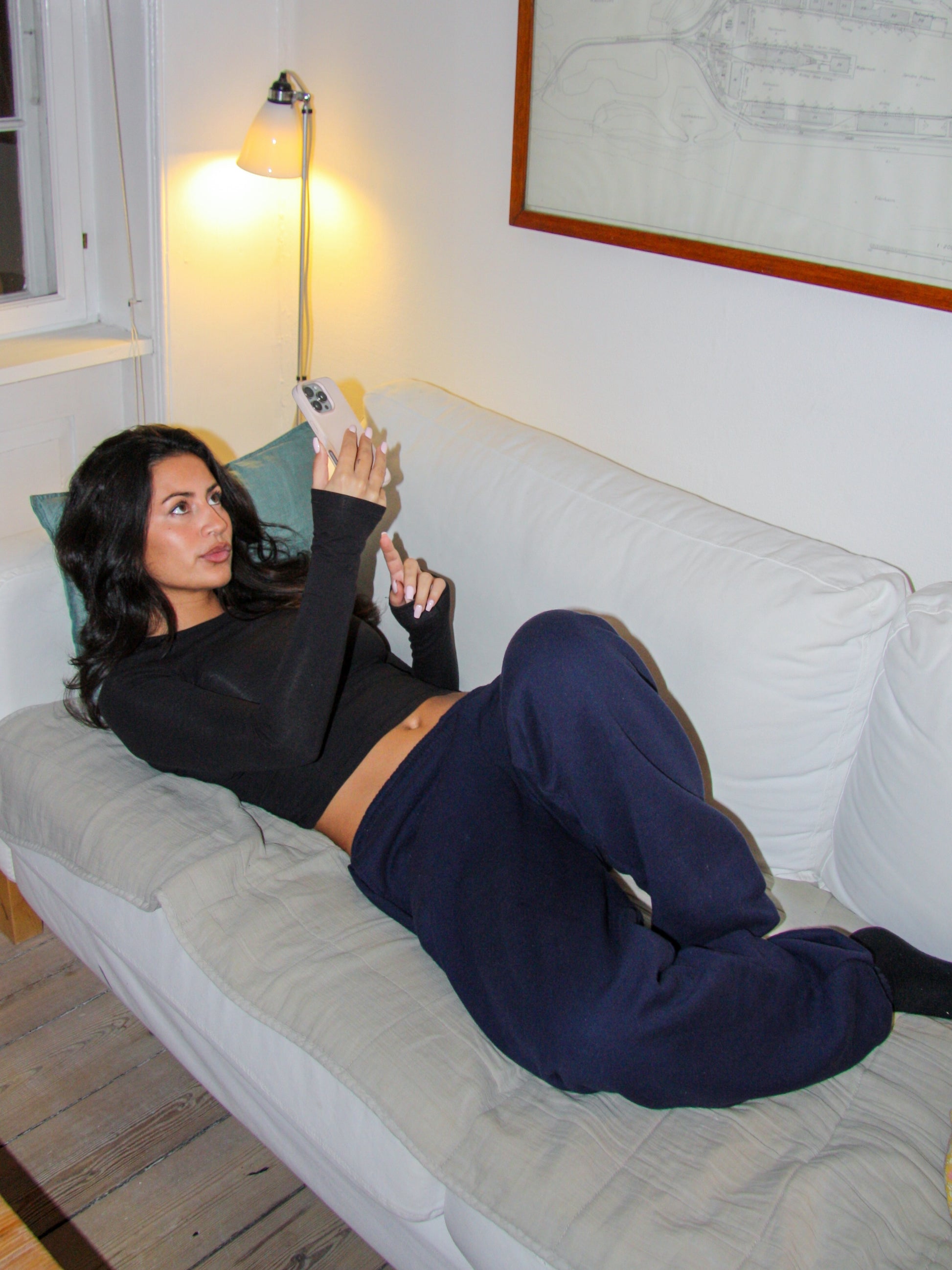 Sofie is 165 cm tall and wears size S. | dark blue