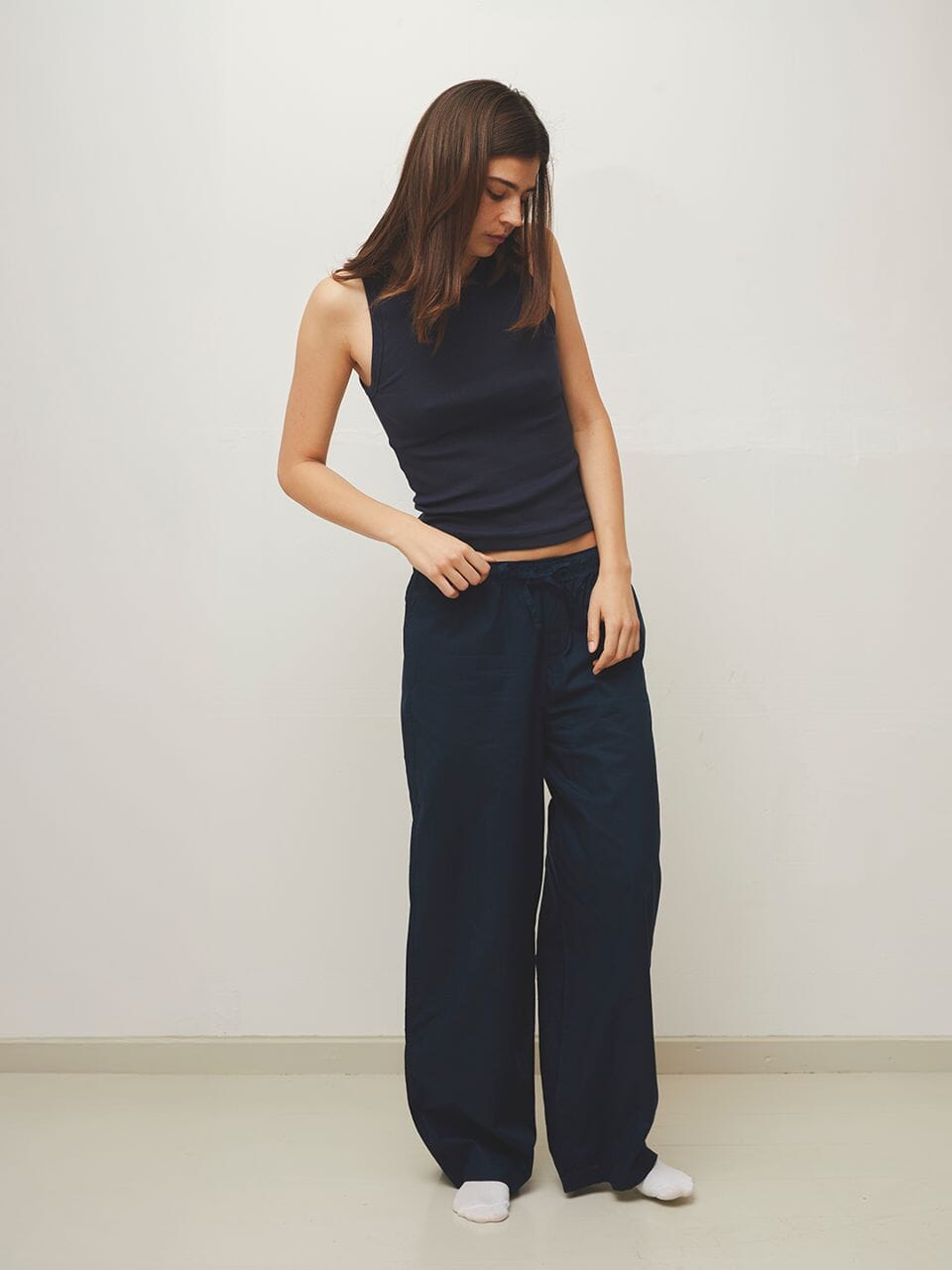 Laura is 180 cm tall and wears size XS. | navy