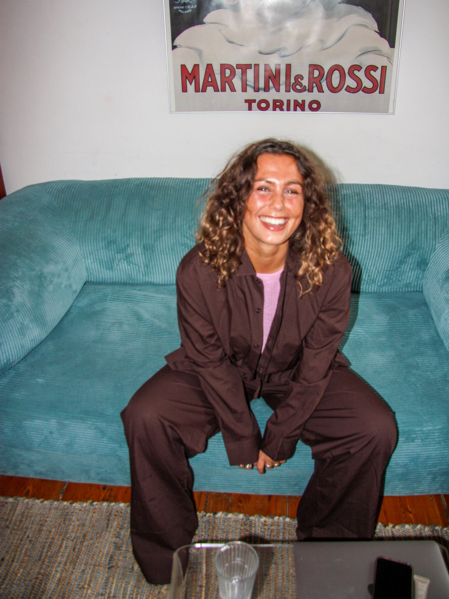 Anna is 175 cm tall and wears size M. | dark brown