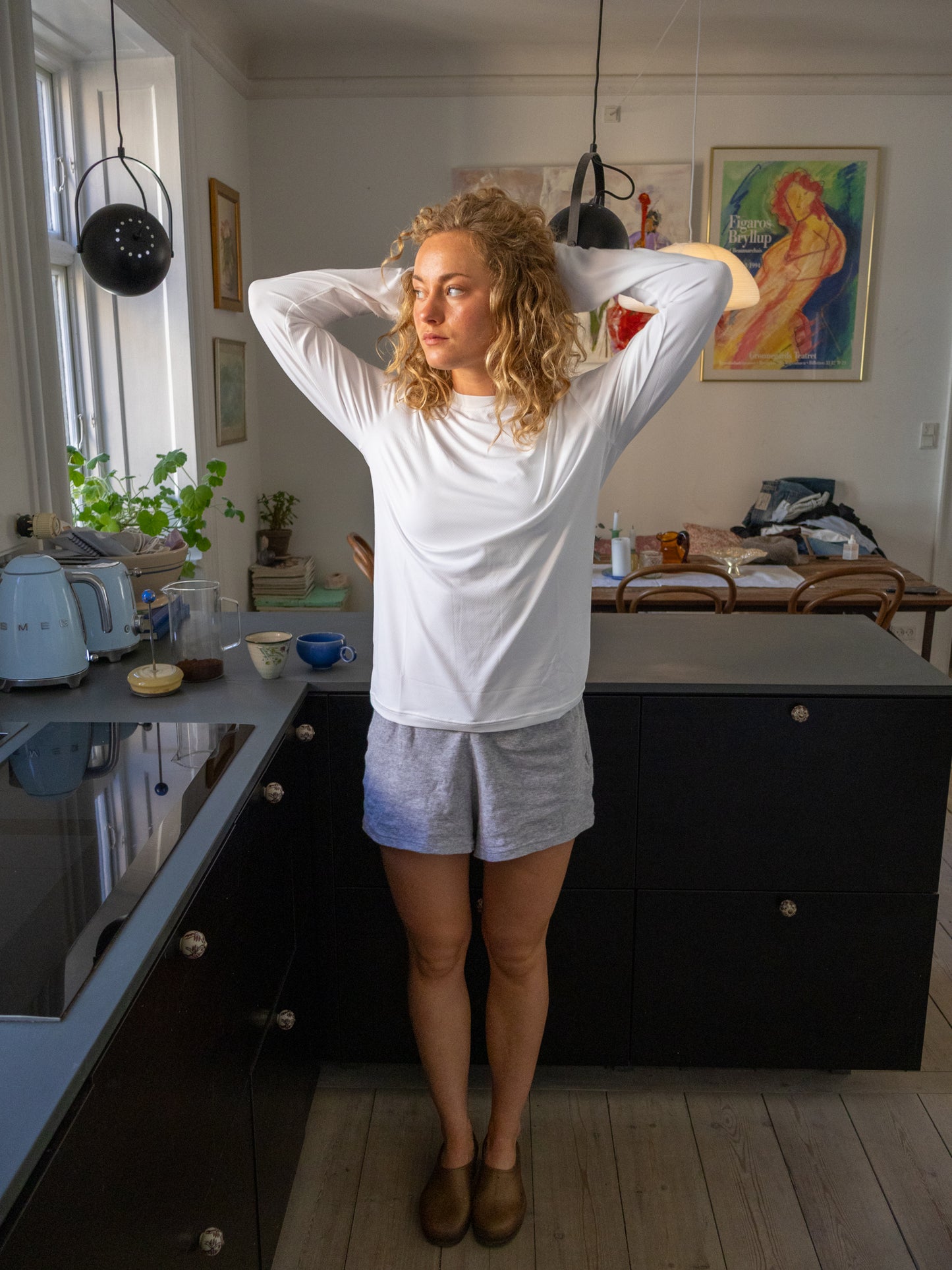 Cecilie is 168 cm tall and wears size S. | white