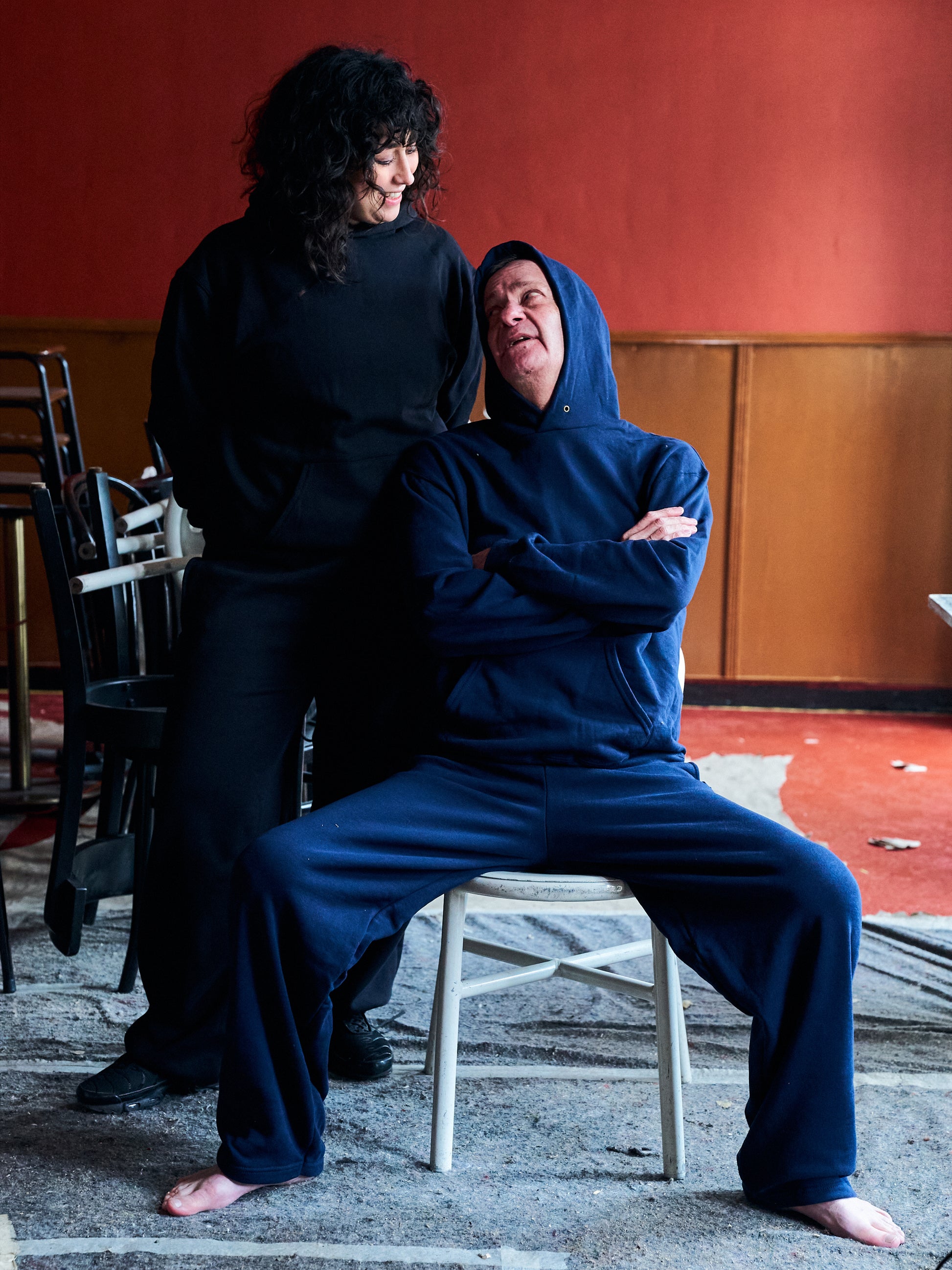 Knud is 183 cm tall and wears size L. | dark blue