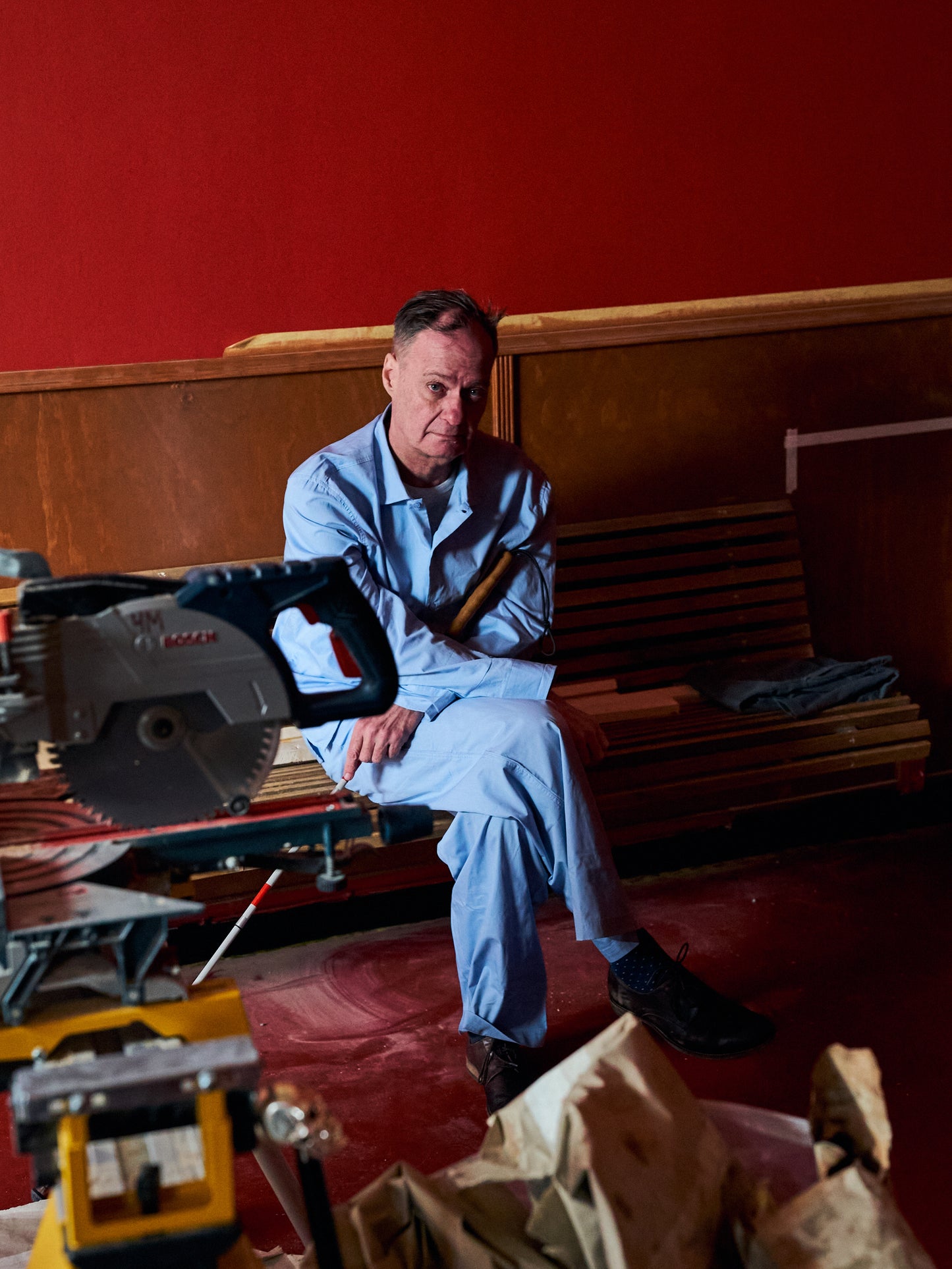 Knud is 183 cm tall and wears size L.