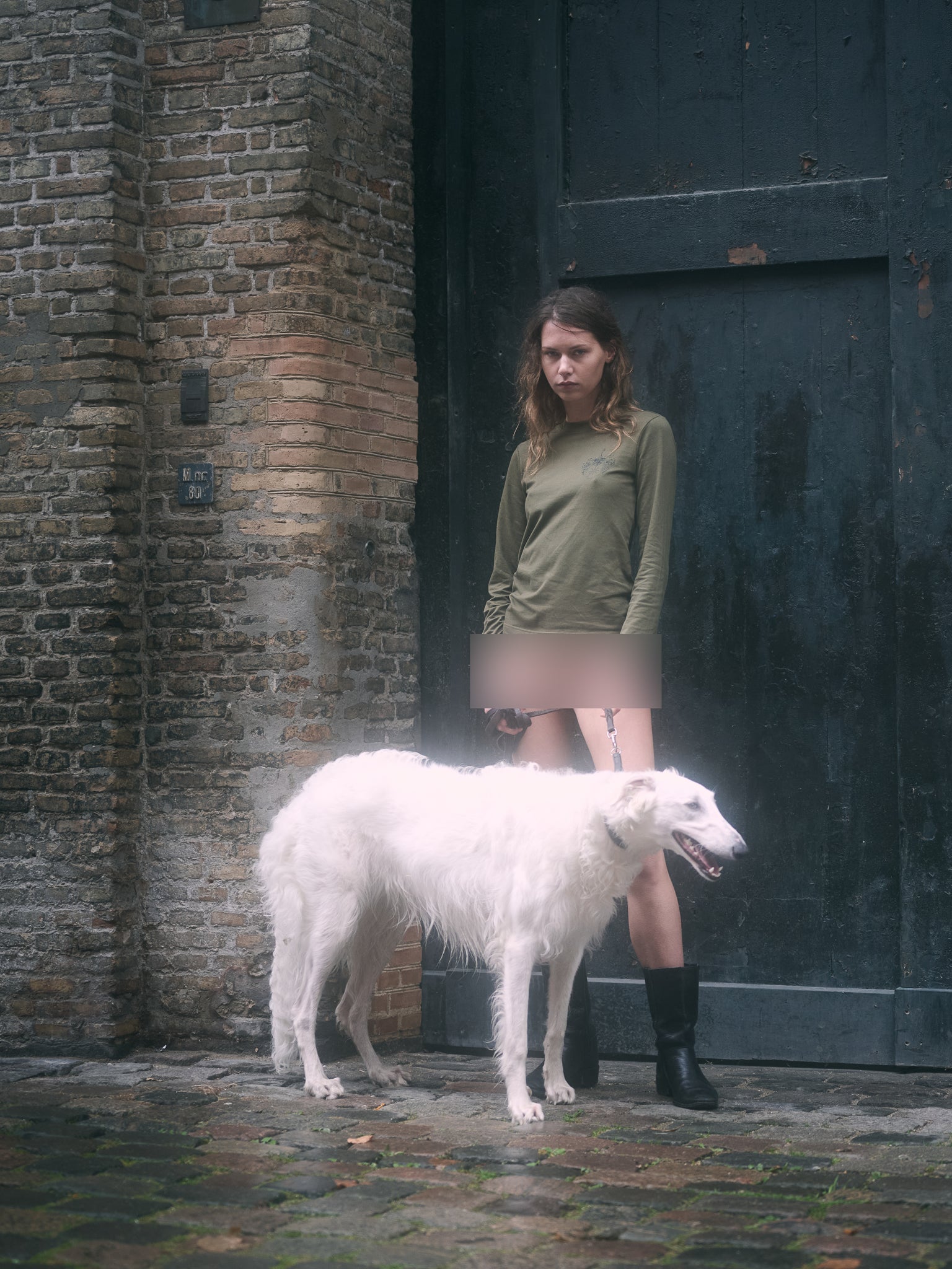 Hanna (183 cm) is wearing size XS. | olive green