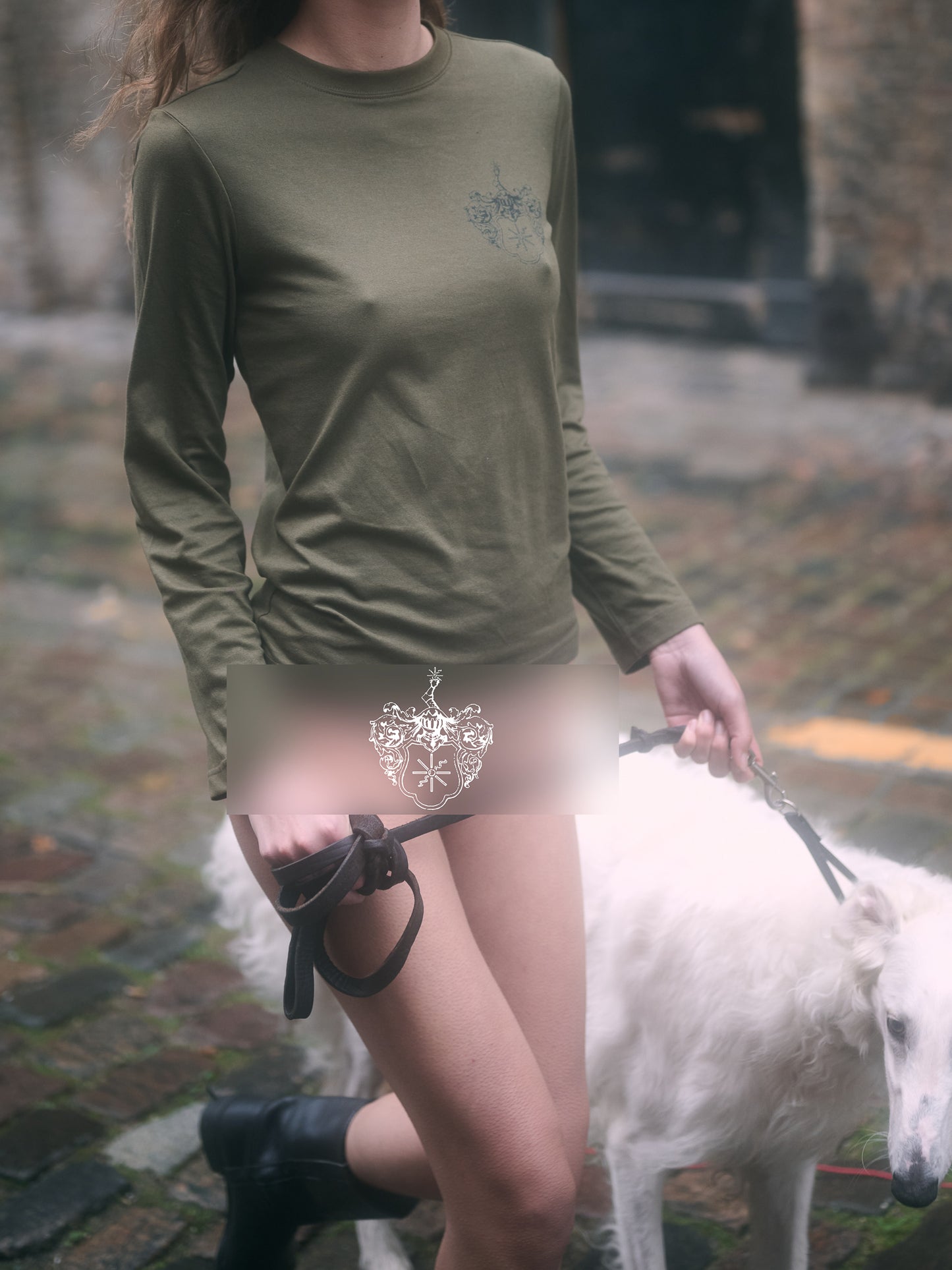 Hanna (183 cm) is wearing size XS. | olive green