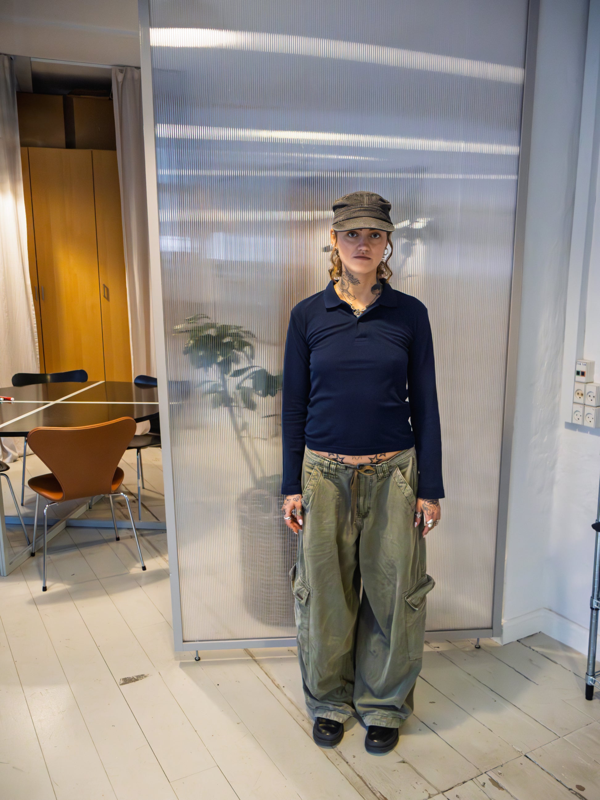 Astrid is 165 cm tall and wears size XXS. | navy